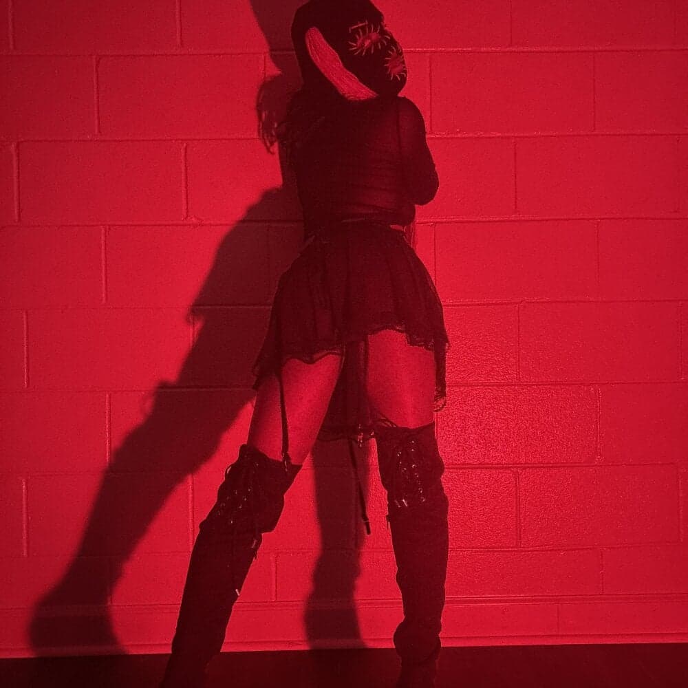 Nude chat with our fabulous cam girls for an unforgettable private show with masked_doll_kashi.