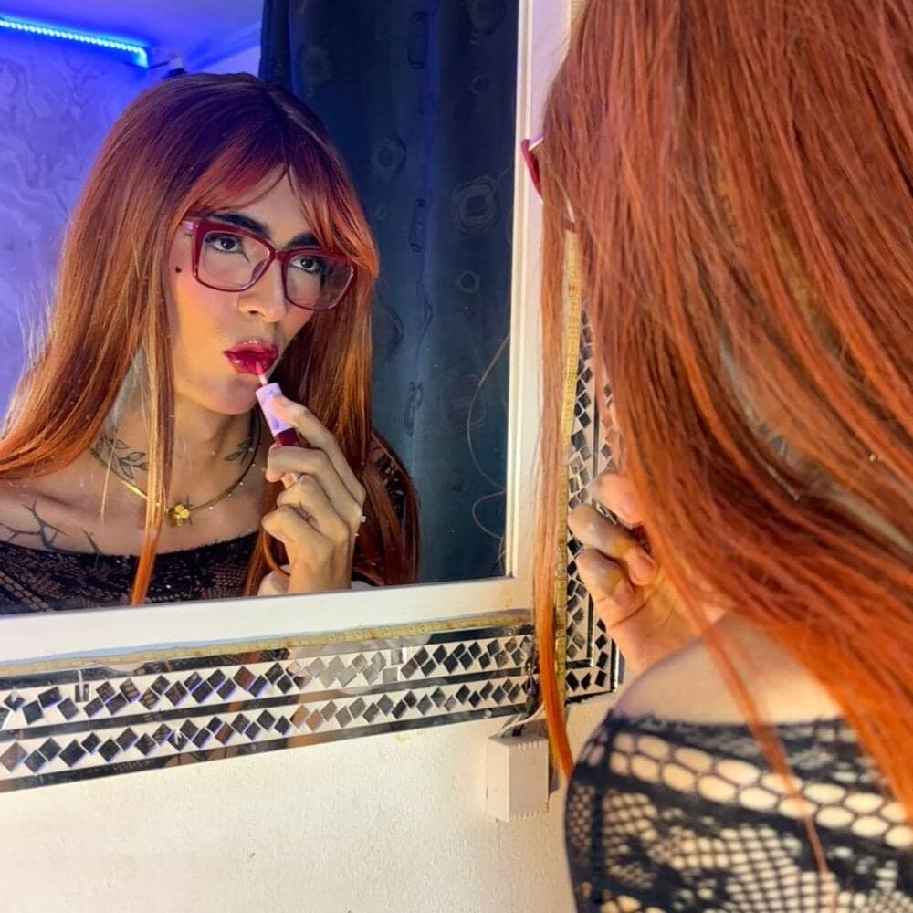 Connect with Alice_randyy for a private show with trans cam models in nude chat today.