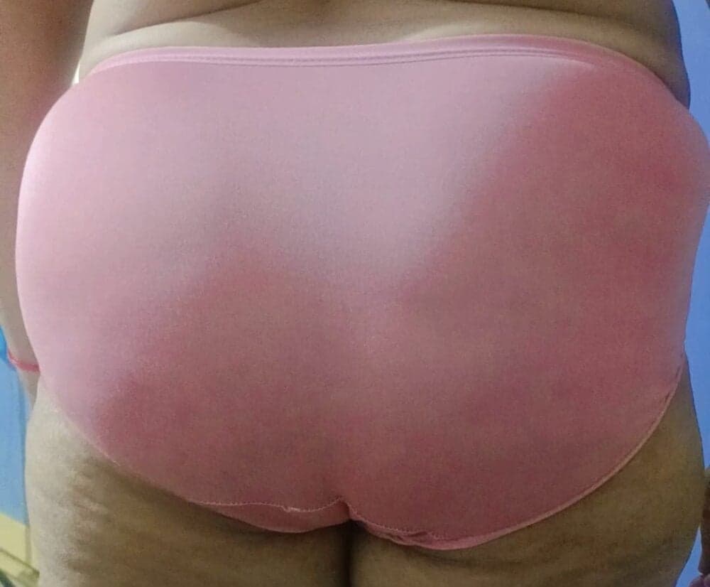 Discover cam to cam sex with Anasuyatelugu, the webcam girl of your dreams.