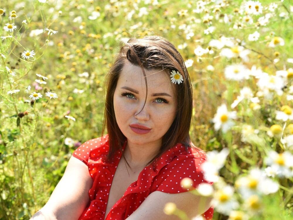 nikkiRyd is the perfect performer for playful cam to cam sex adventures.