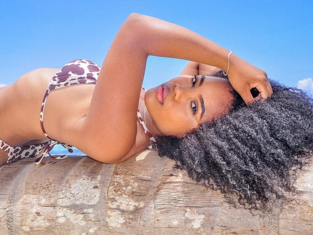 Join vanestraus for cam to cam sex with beautiful cam girls for 1 on 1 sex cam fun.