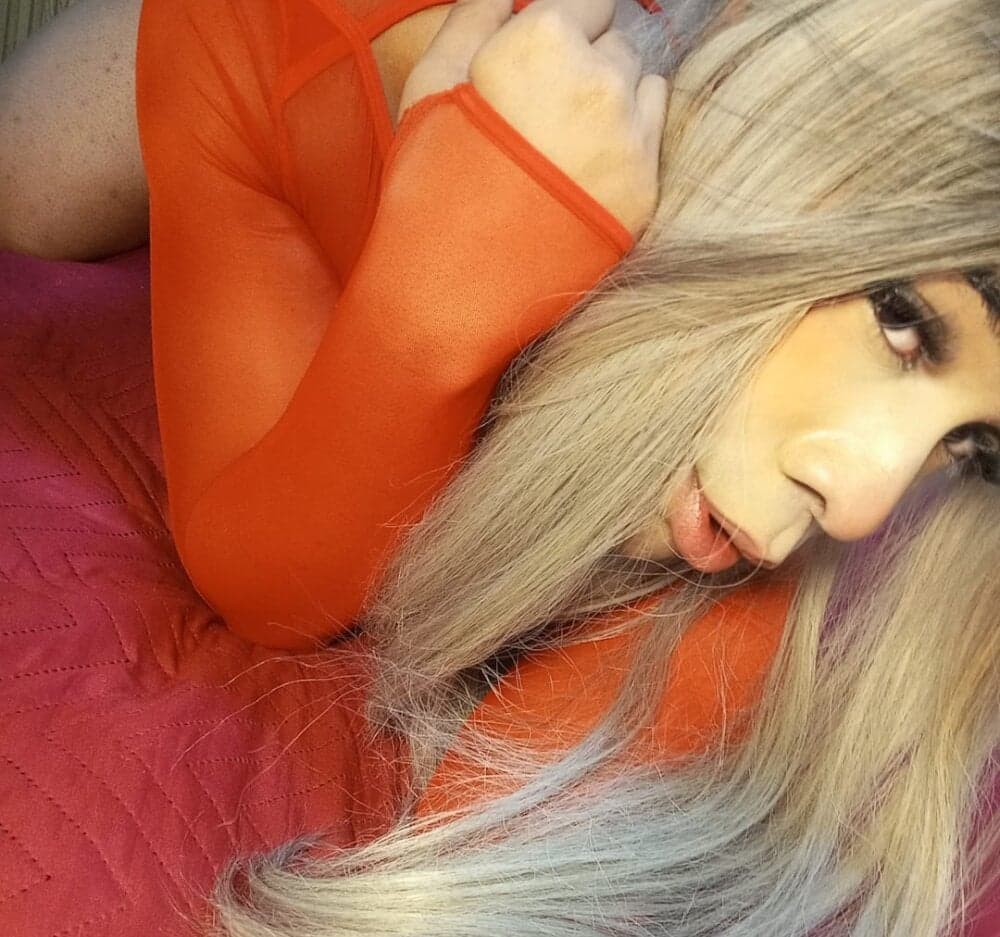 Delight in a playful nude chat with Isa_Bellats, your favorite trans.
