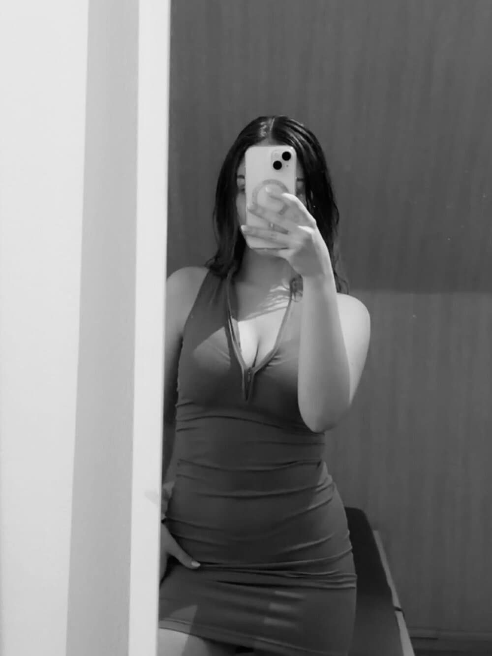 Join MrAndMrsSavage for an amazing nude chat with a charming cam girl.