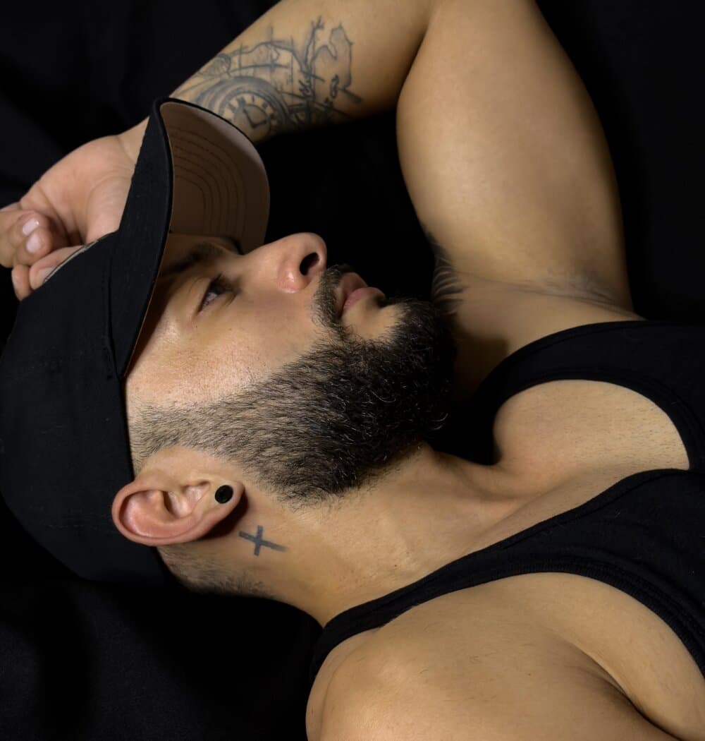 Nude chat offers private show opportunities for Mike_savage3, a charismatic guy.