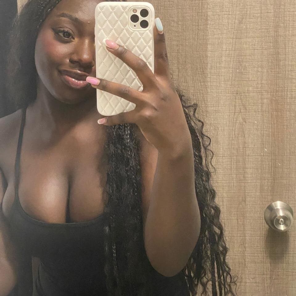 Discover cam to cam sex with alissradiante1, the webcam girl of your dreams.