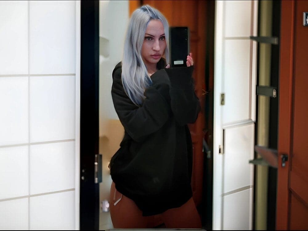 Discover cam to cam sex with MaraVanda000, the webcam girl of your dreams.