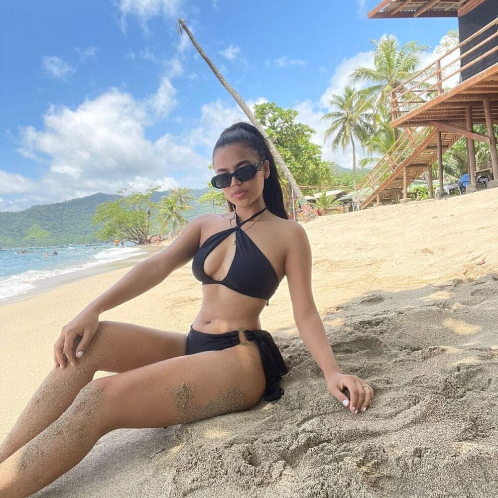 model trex_x invites you to explore intimate 1 on 1 sex cam sessions.