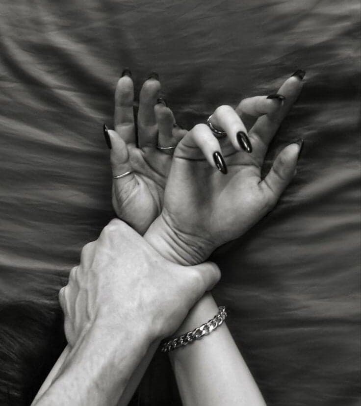 ayxqueenx enjoys cam to cam sex with beautiful cam girls for 1 on 1 sex cam fun.