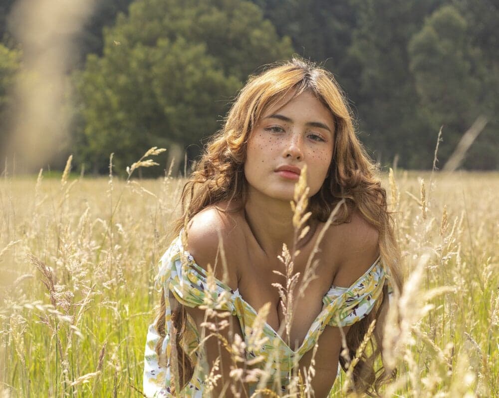 sorpresa_x is the perfect performer for playful cam to cam sex adventures.