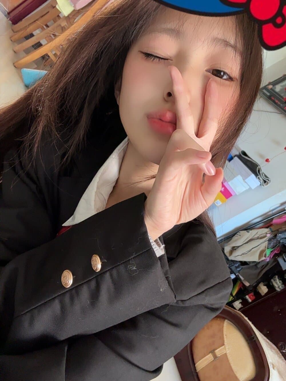 Delight in cam to cam sex with ANZ5201, a gorgeous performer.